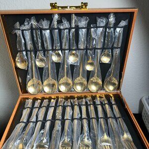 NEW Tableware Box Set